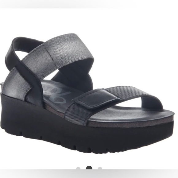 OTBT Shoes - OTBT Nova Wedge Black Metallic Size 7 Chunky Wedge Sandals